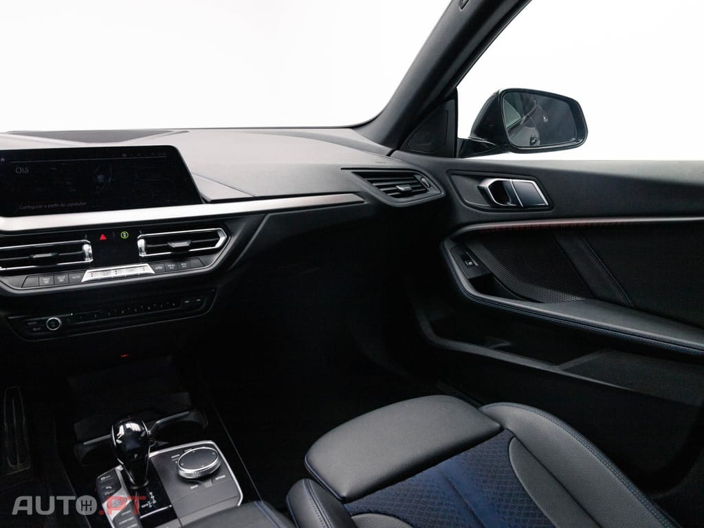 BMW 218 i Pack Desportivo M