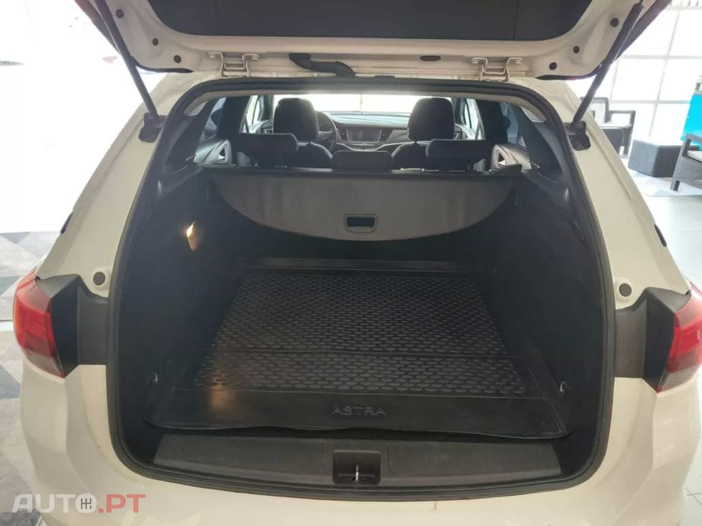 Opel Astra Sports Tourer 1.2 Turbo Business Edition