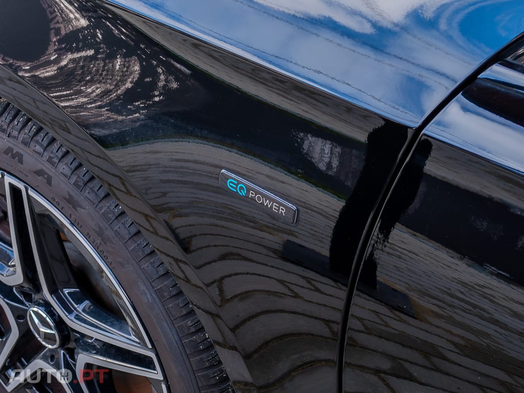 Mercedes-Benz A 250 e AMG Line