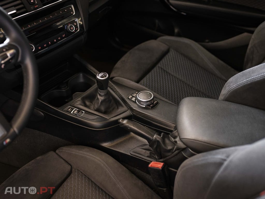 BMW 220 i Coupe Pack M
