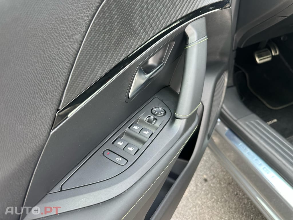 Peugeot E-2008 50 kWh GT Pack