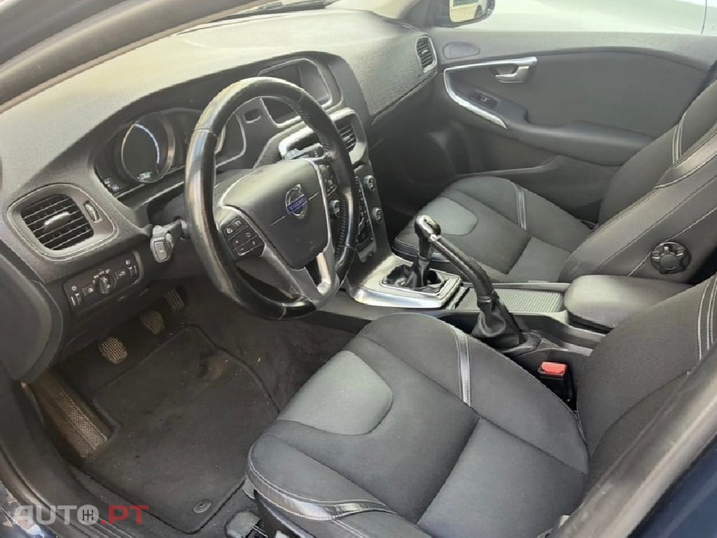 Volvo V40 D2 Momentum
