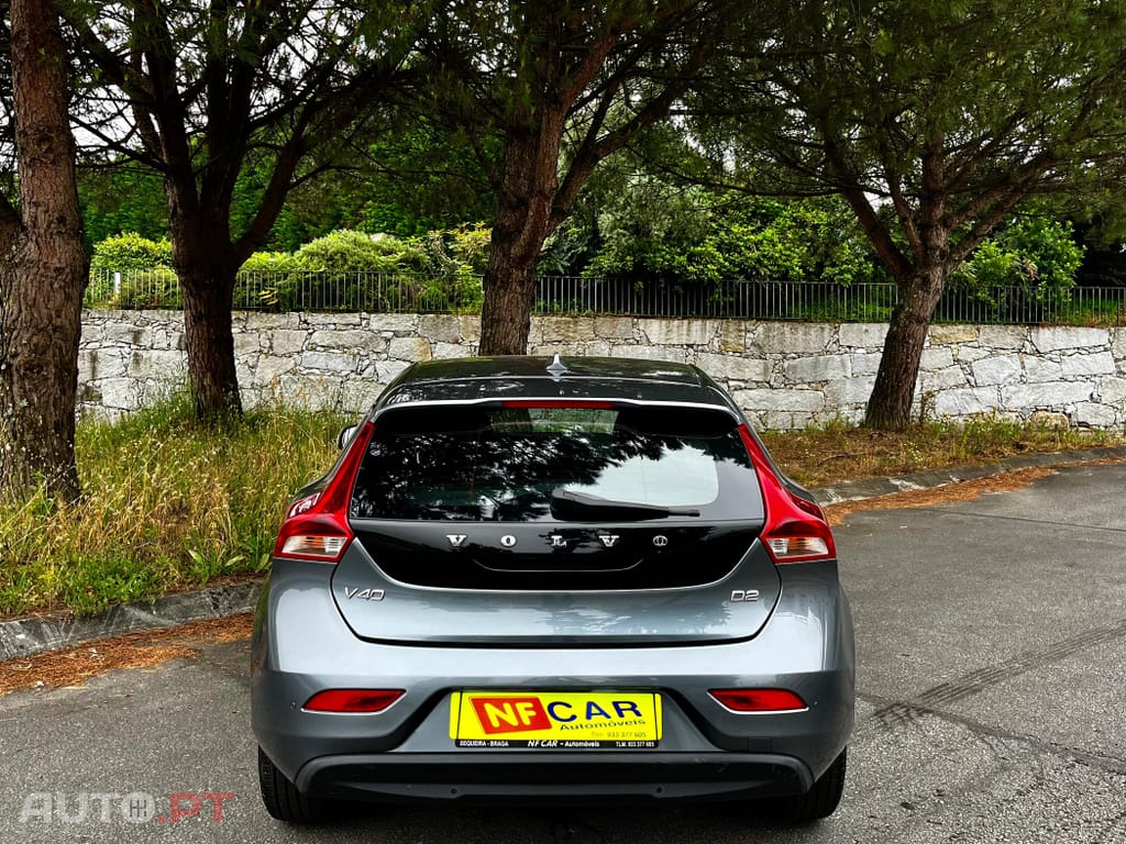 Volvo V40 D2