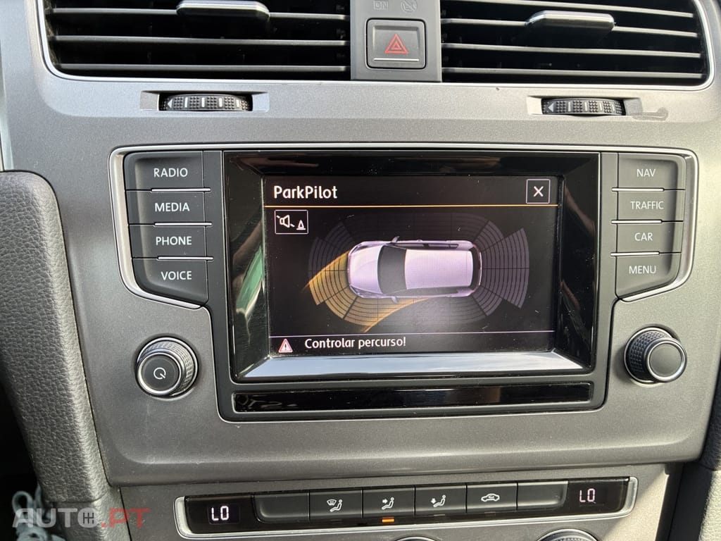 Volkswagen Golf 1.6 TDI 4Motion BlueMotion Comfortline — fotografia 5