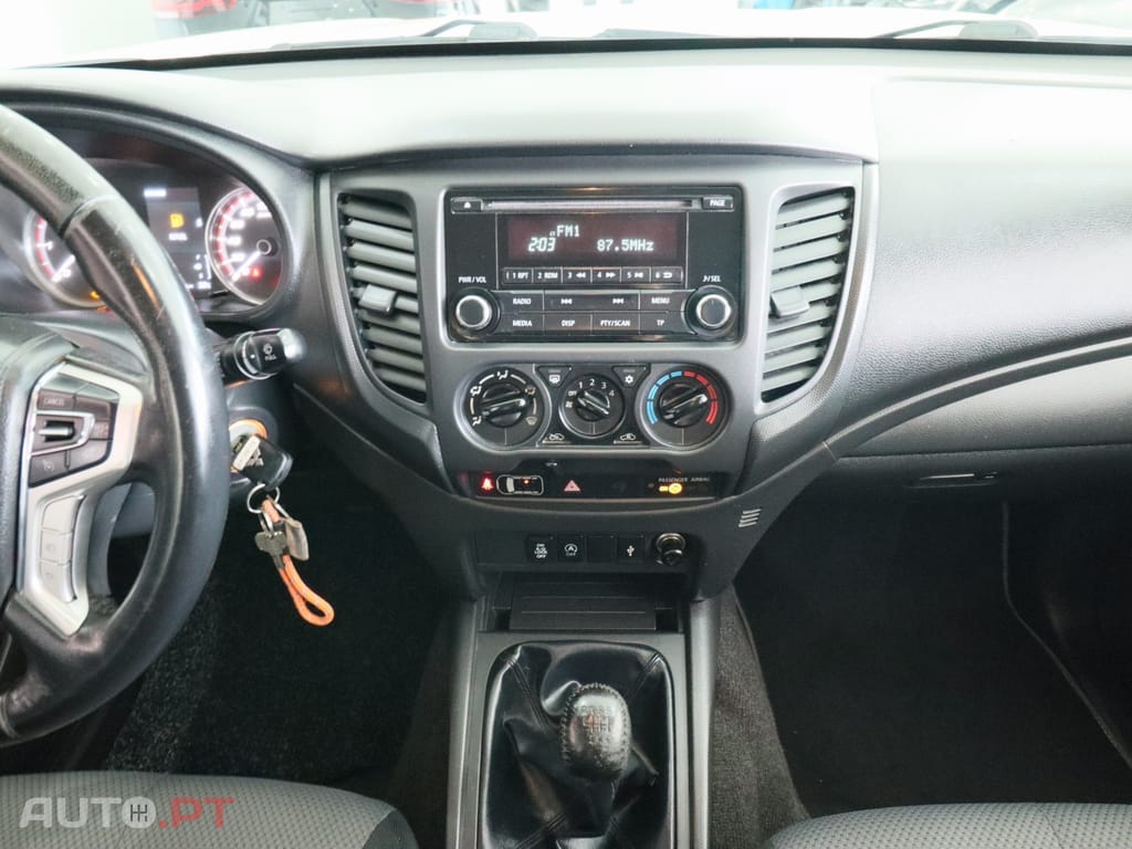 Mitsubishi L200 2.3 DI-D CD Invite 4WD