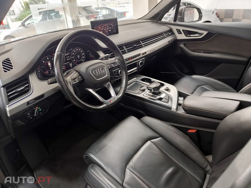 Audi Q7 3.0 TDi quattro S-line Tiptronic 7L