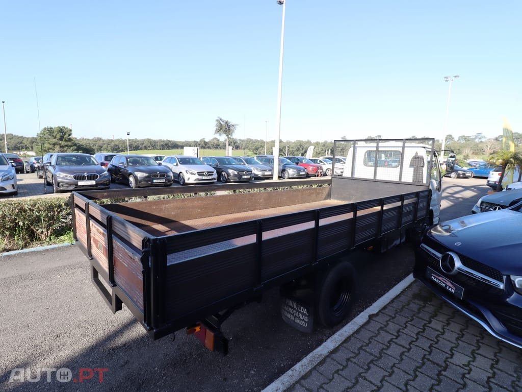 Isuzu Série N NKR 55 LL 5D