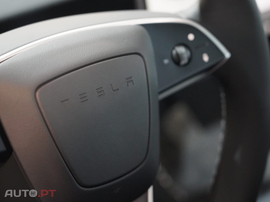 Tesla Model 3 Tração Traseira