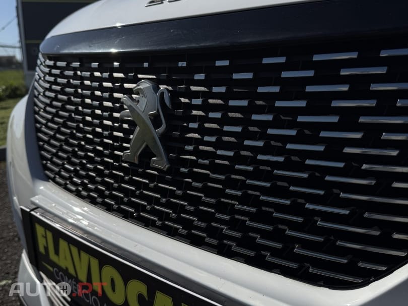 Peugeot 2008 1.2 PureTech Allure Pack EAT8