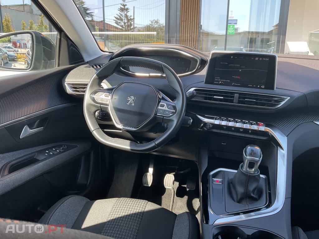 Peugeot 3008 1.5 BlueHDi Active