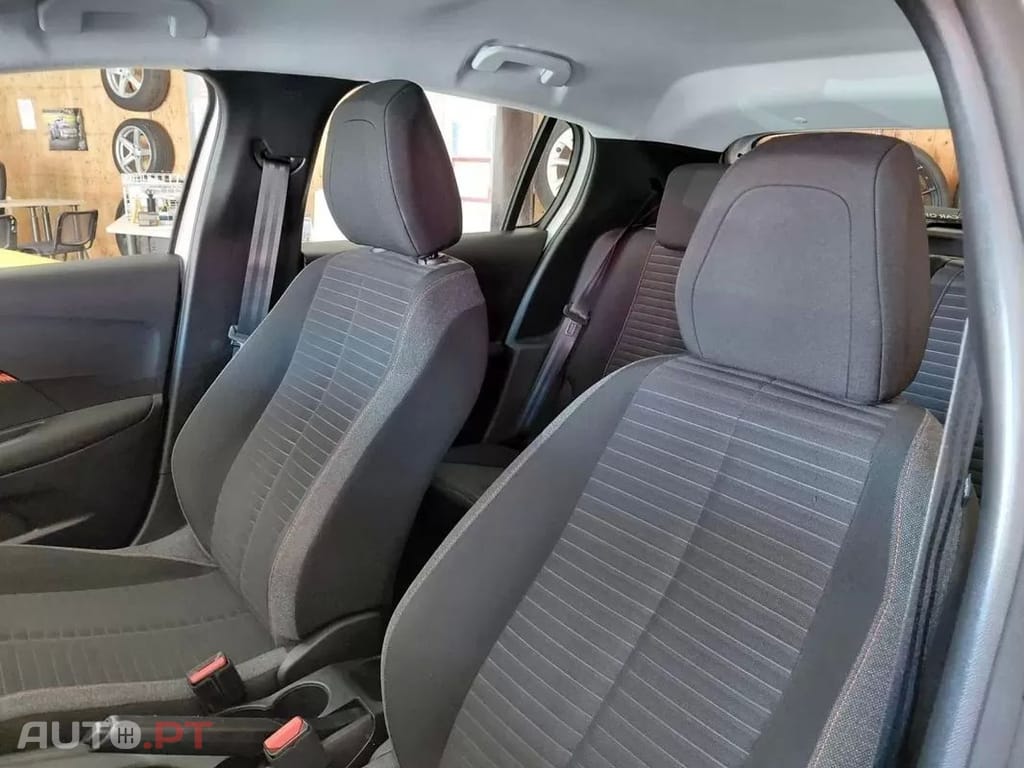 Peugeot 208 1.2 PureTech SE Style