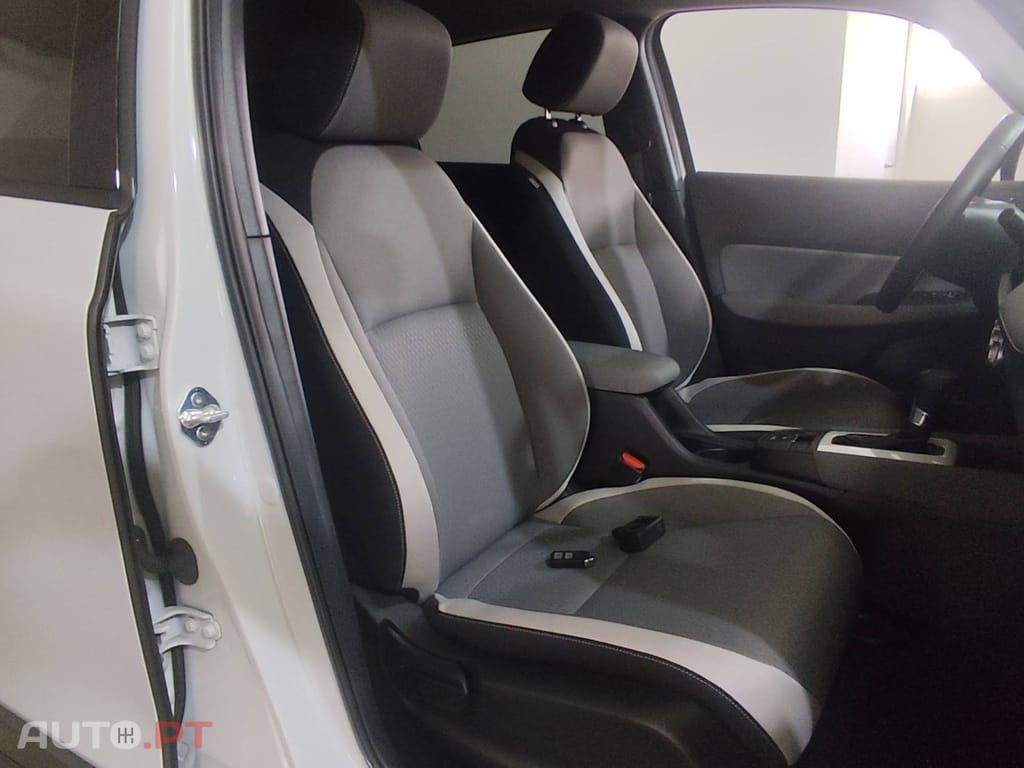 Honda Jazz 1.5i-MMD Crosstar Executive