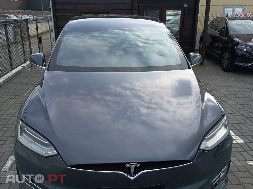 Tesla Model X 100D