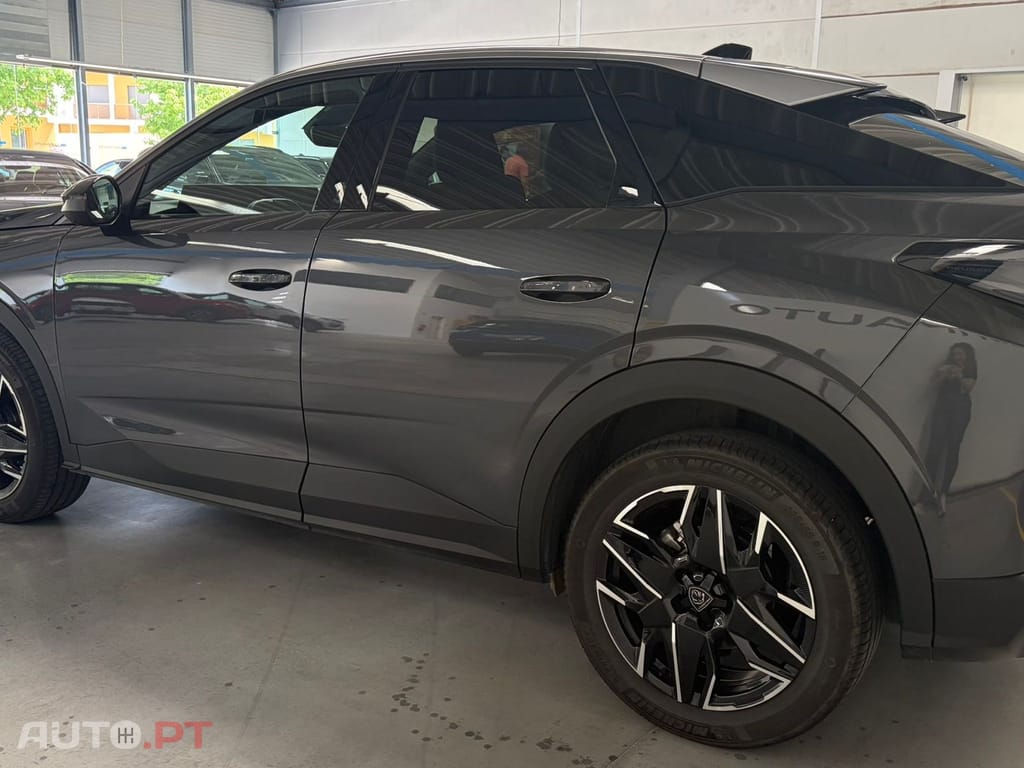 Peugeot 3008 1.2 Hybrid Allure e-DCS6