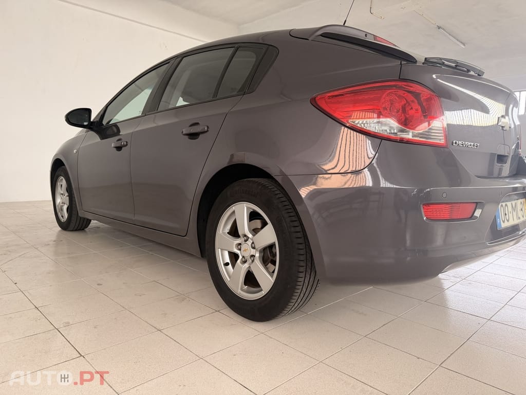 Chevrolet Cruze 1.6 LT