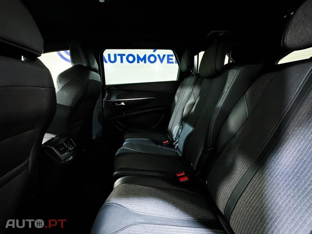 Peugeot 5008 Hybrid 136 E-DCS6
