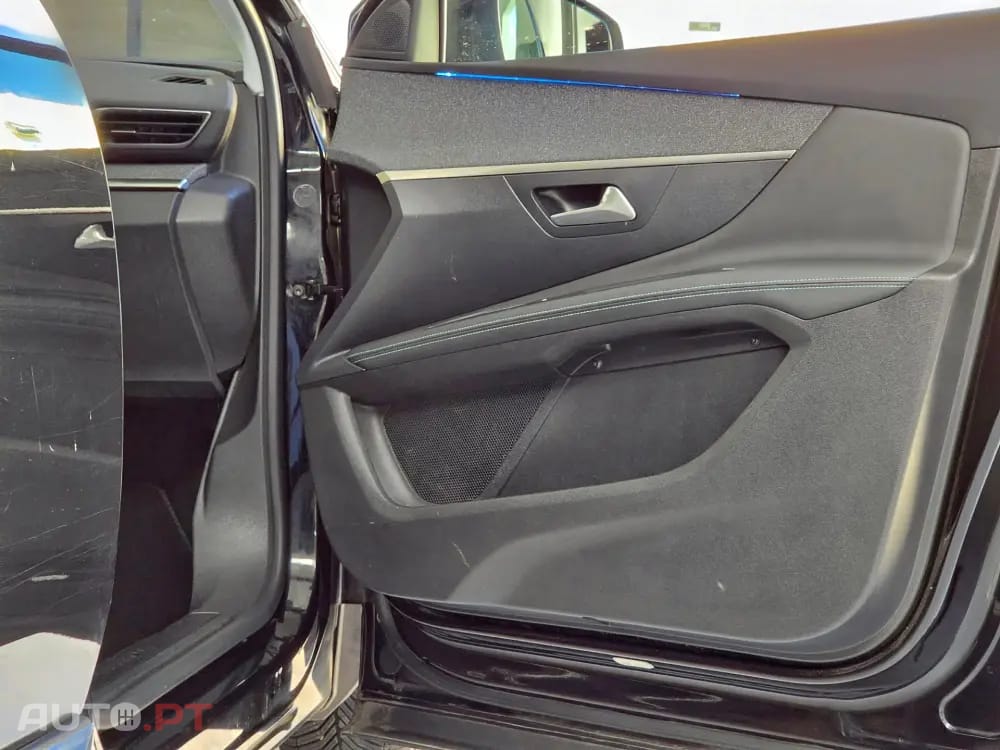 Peugeot 3008 1.6 Hybrid Allure e-EAT8