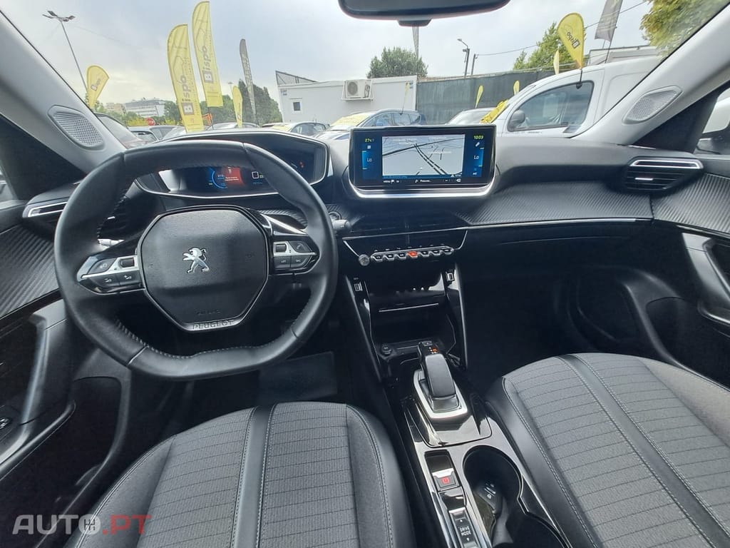 Peugeot E-2008 50 kWh Allure Pack