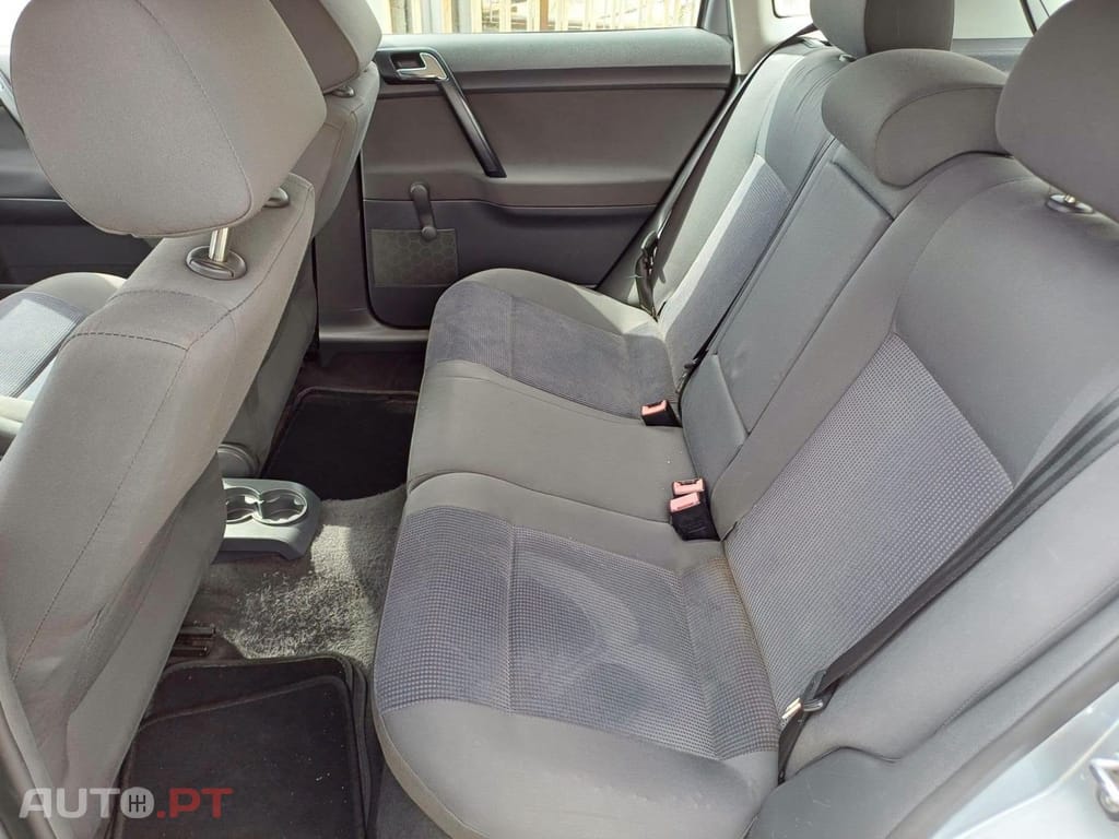 Volkswagen Polo 1.2 Live+ — fotografia 5