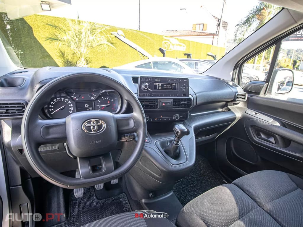 Toyota Proace Proace City 1.5D L1 Comfort - IVA DEDUTÍVEL