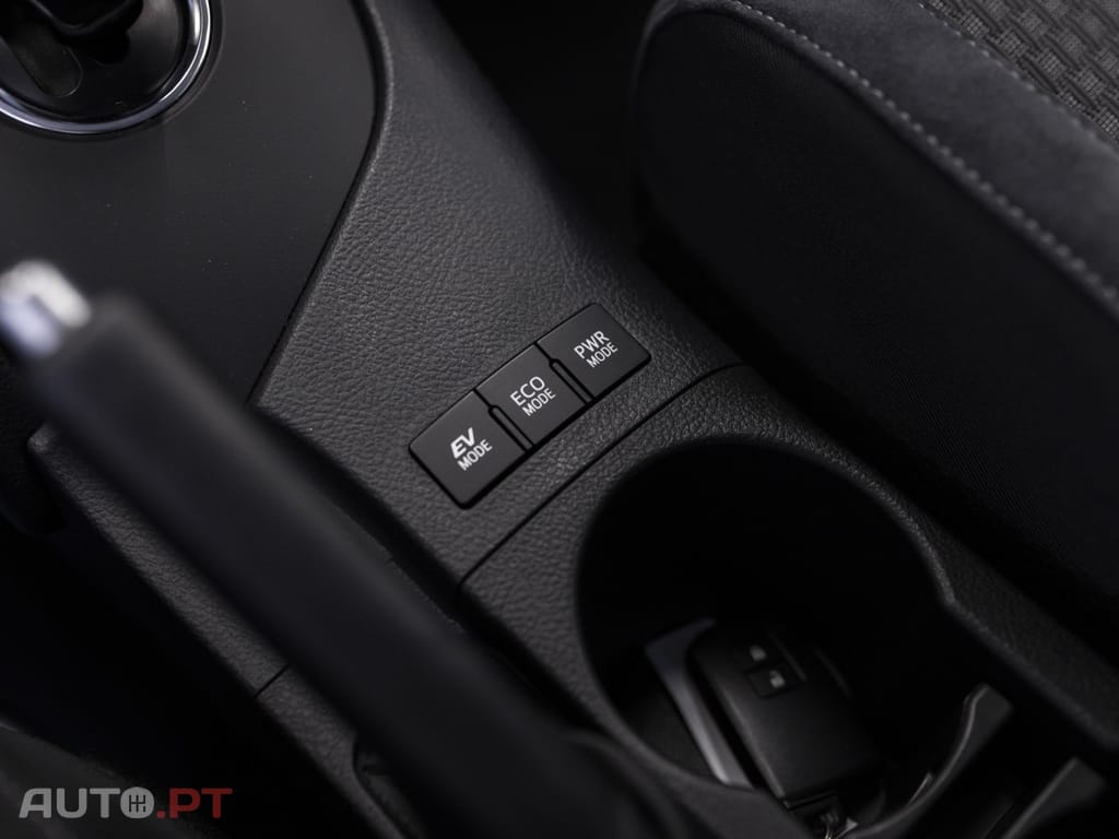 Toyota Auris Touring Sports 1.8 HSD Sport+Navi