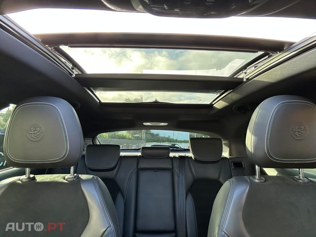 Alfa Romeo Stelvio V6 2.9 Bi-Turbo AT8-Q4 Quadrifoglio