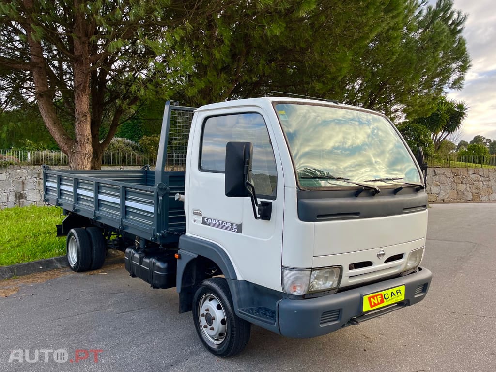 Nissan Cabstar TRIBASCULANTE