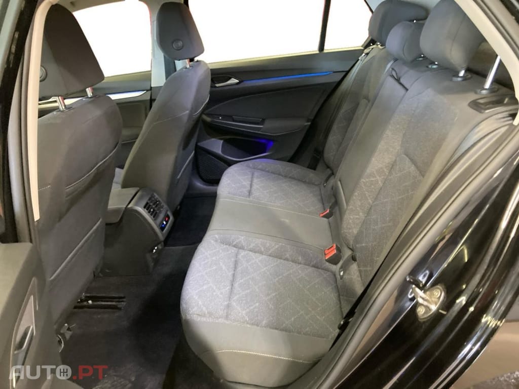 Volkswagen Golf 1.0 eTSI OPF Life Business DSG7