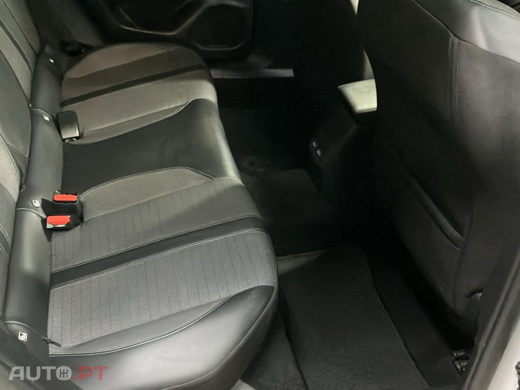 Peugeot 2008 BlueHDi 110 Allure Pack