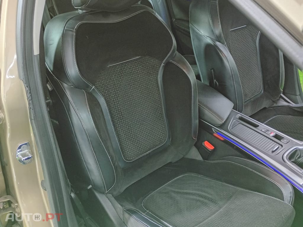 Renault Clio Outro