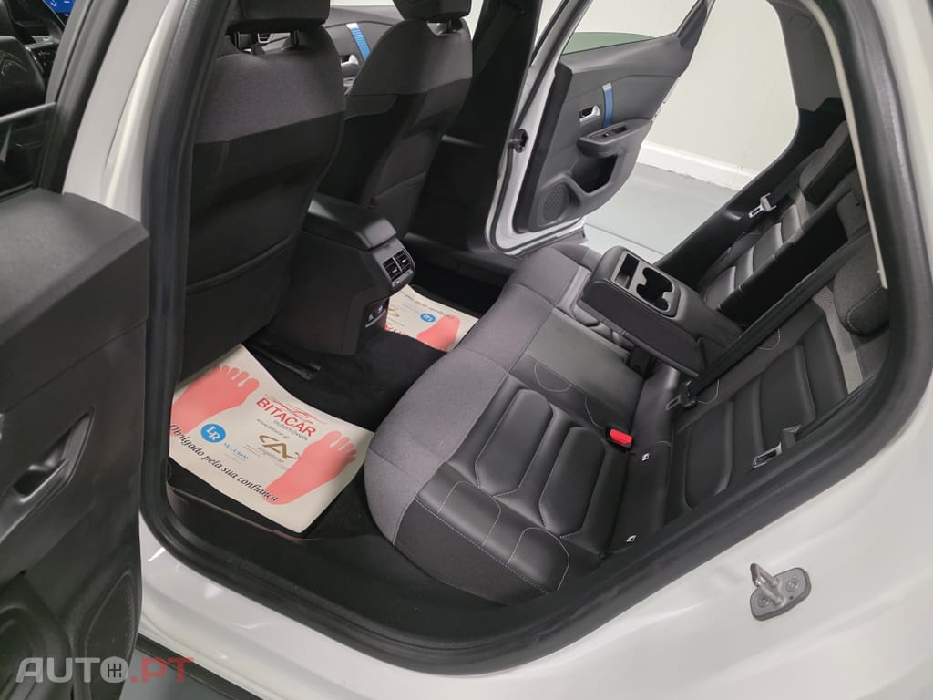 Citroën e-C4 50 kWh Shine — fotografia 82