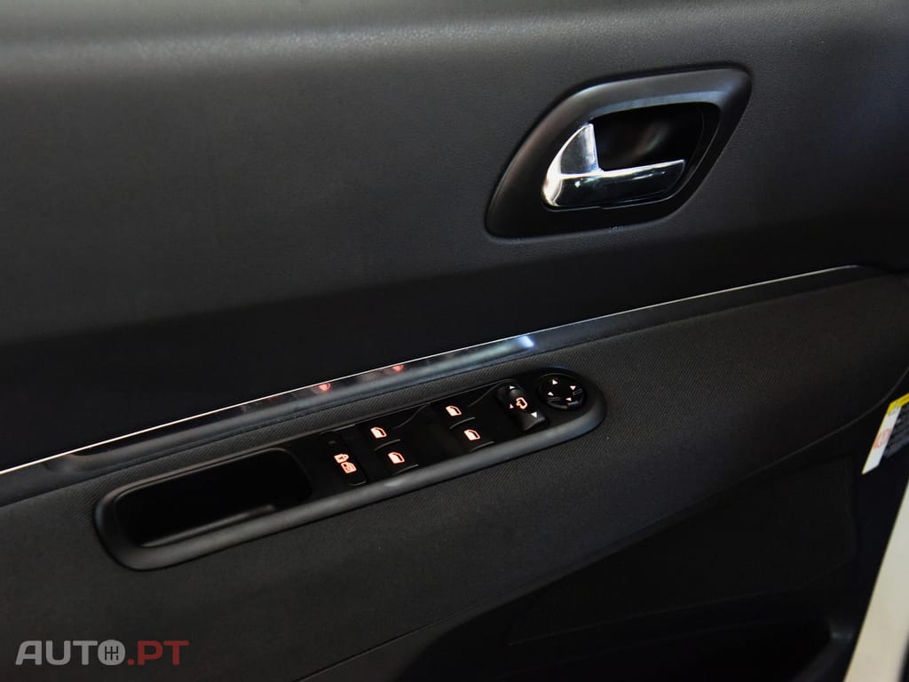 Peugeot 3008 2.0 HDi Hybrid4