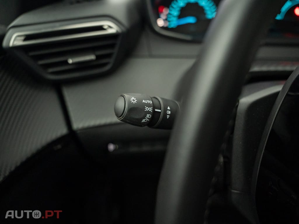 Peugeot 208 1.2 Hybrid SE Style e-DCS6