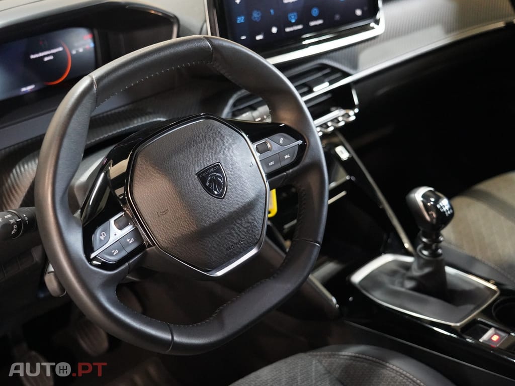 Peugeot 2008 1.2 PureTech Allure