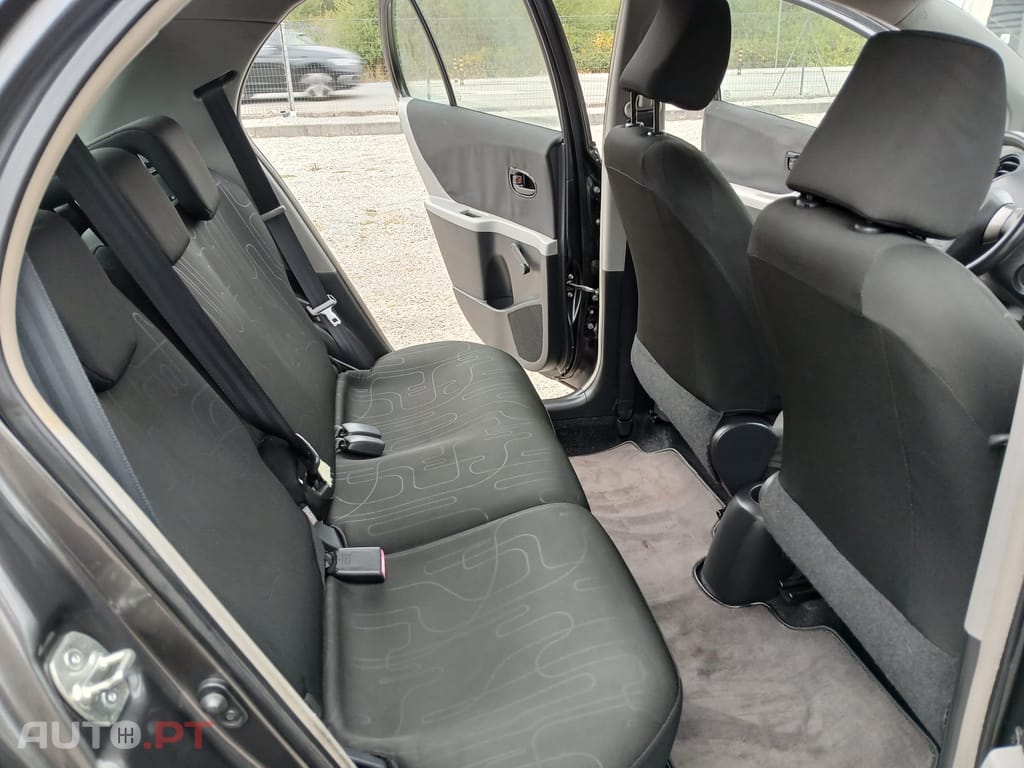 Toyota Yaris 1.0 VVT-I