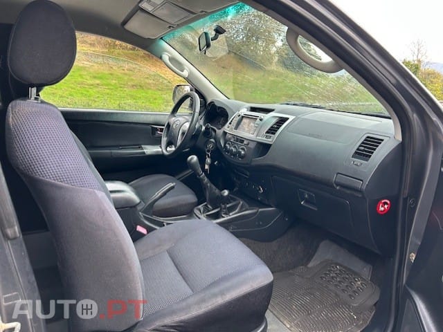 Toyota Hilux X-Cab 4x4