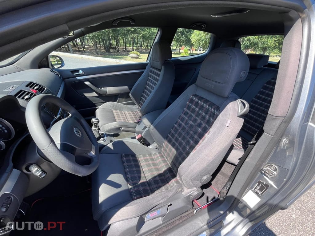 Volkswagen Golf 2.0 GTi