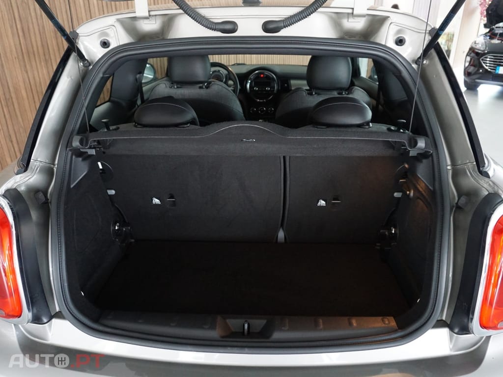 MINI Cooper One Blackyard