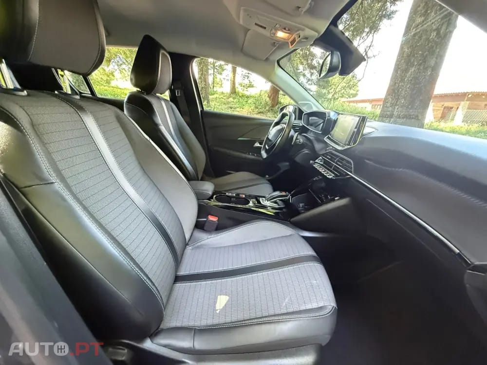 Peugeot 208 1.2 PureTech Allure Pack EAT8