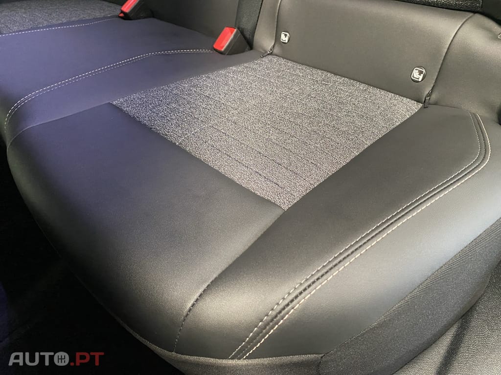 Peugeot 3008 1.2 Hybrid Allure e-DCS6