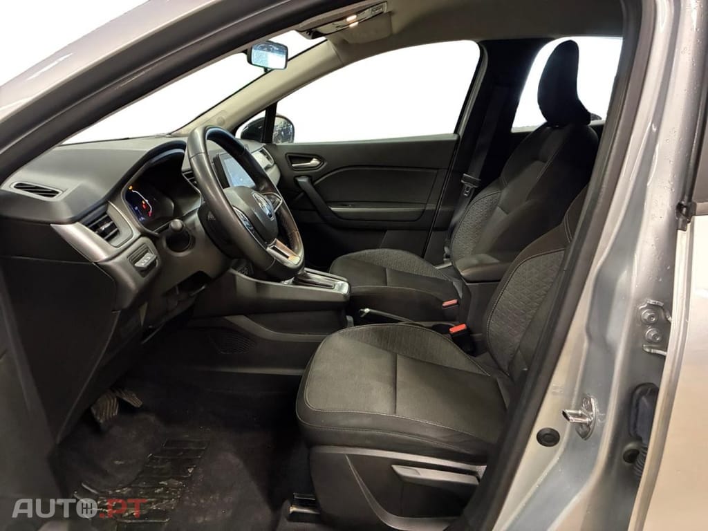 Renault Captur 1.6 E-Tech Business