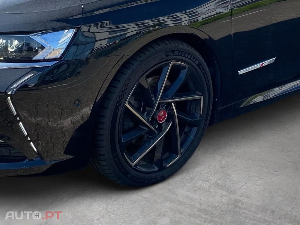 DS DS9 E-Tense Performance Line+