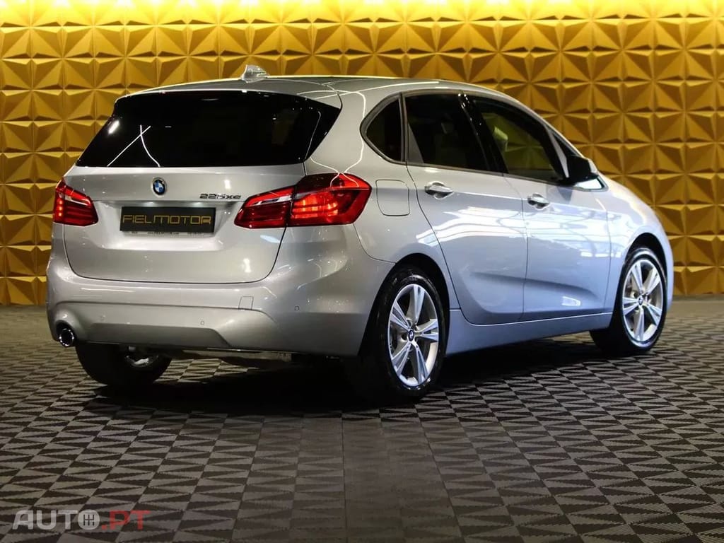 BMW 225 Line Luxury