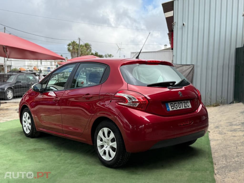 Peugeot 208 PureTech 68 Like — fotografia 5