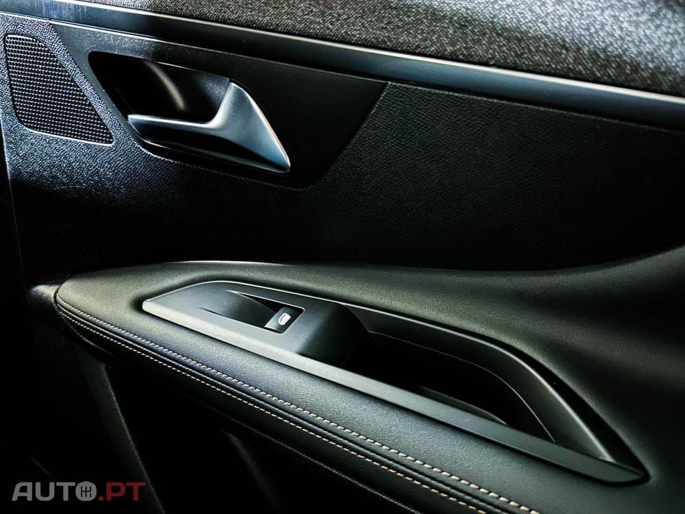 Peugeot 3008 1.6 PureTech GT EAT8