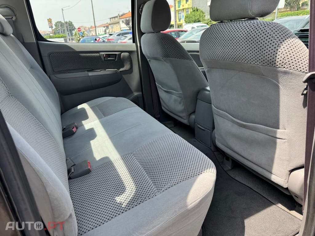 Toyota Hilux 2.5 D-4D CD Tracker