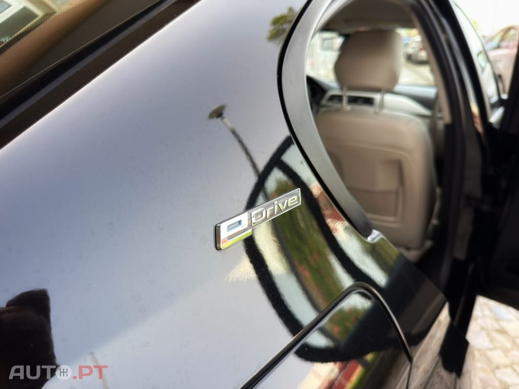 BMW 330 e iPerformance Advantage