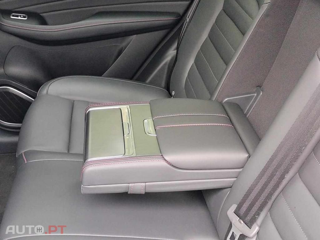 MG EHS Luxury Híbrido Plug-in