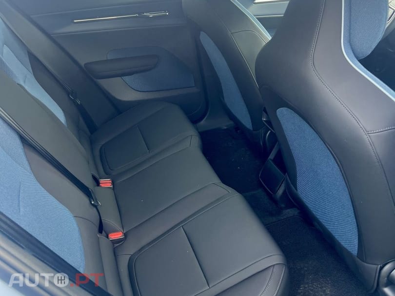 Volvo EX30 69 kWh Single Motor Extended Range Core