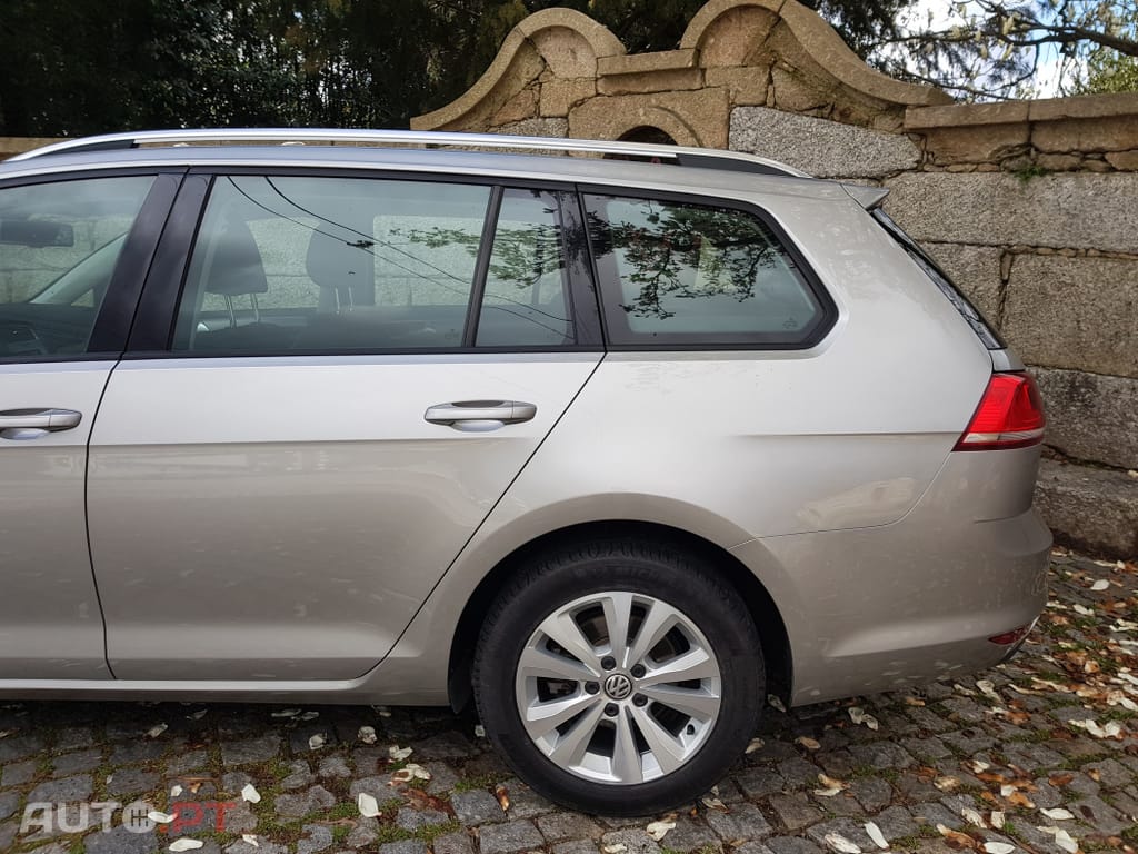 Volkswagen Golf Variant 2.0 TDi Highline DSG